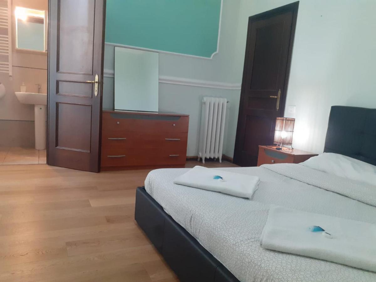 Hostel R.T. House'S Rzym Zewnętrze zdjęcie