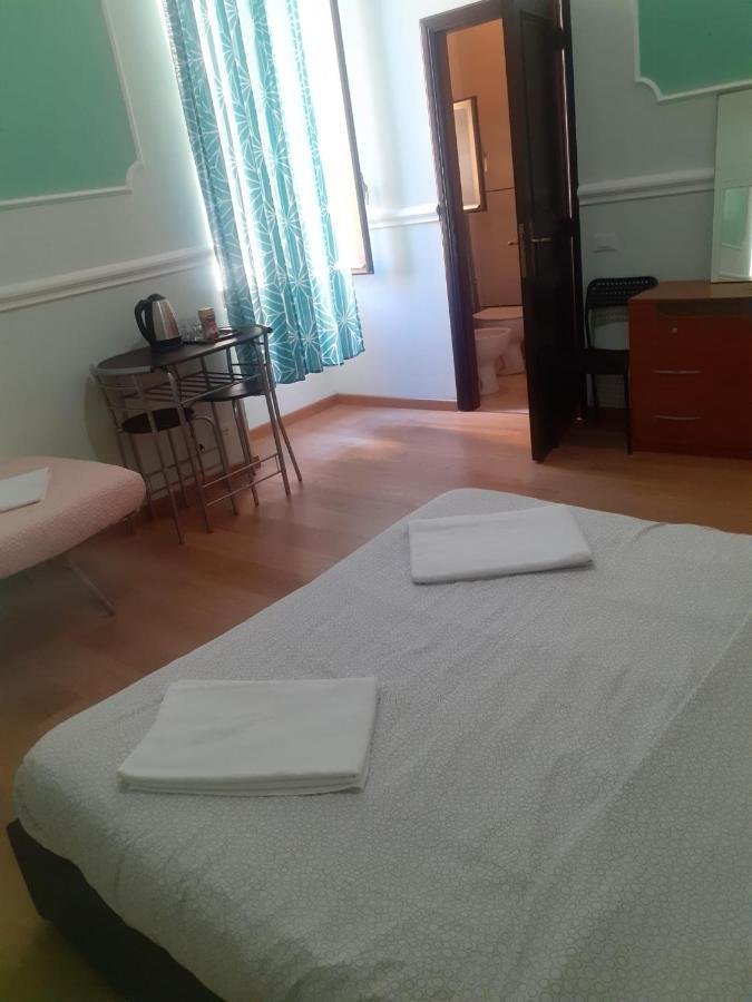 Hostel R.T. House'S Rzym Zewnętrze zdjęcie