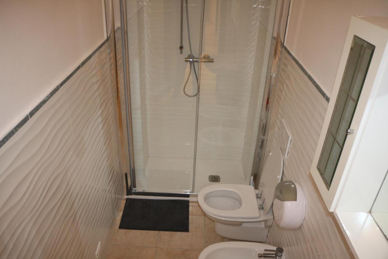 Hostel R.T. House'S Rzym Zewnętrze zdjęcie