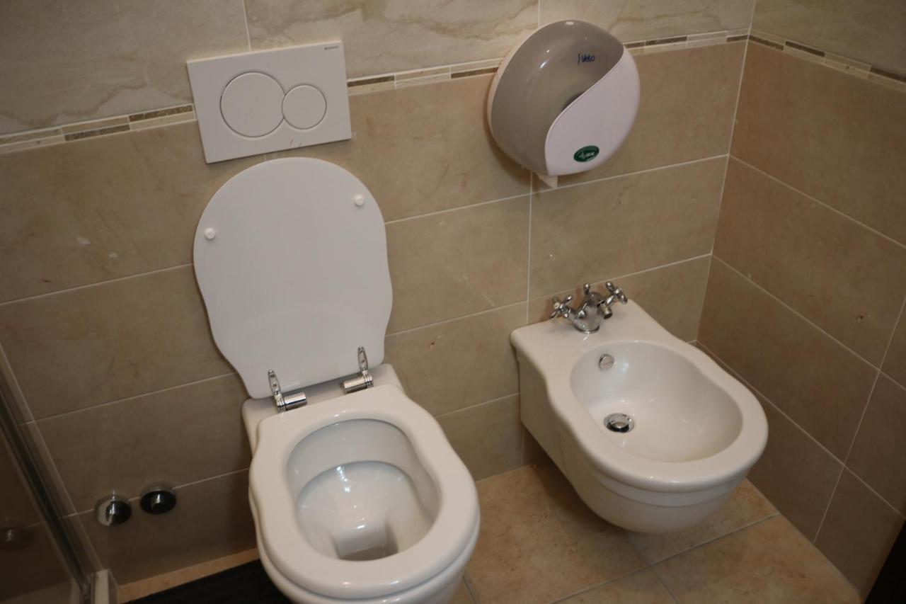 Hostel R.T. House'S Rzym Zewnętrze zdjęcie