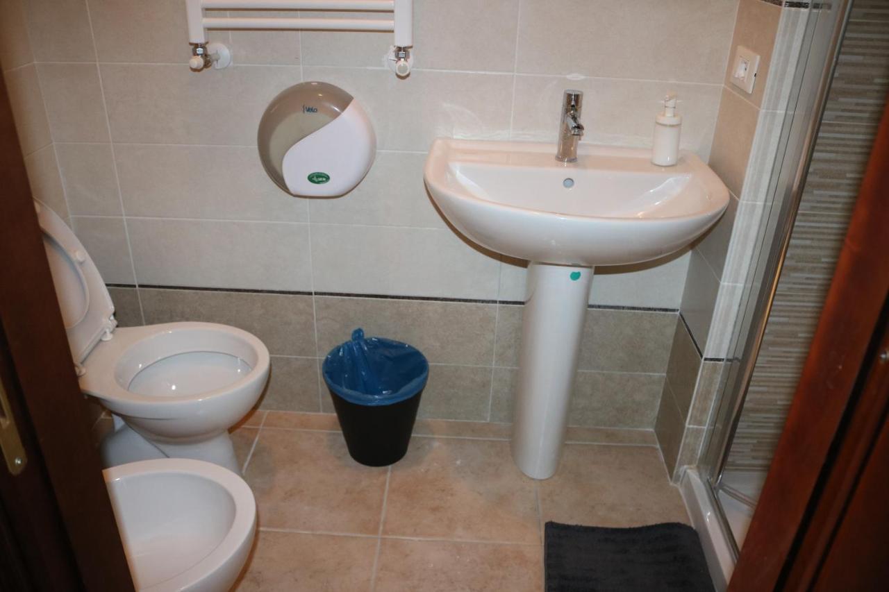 Hostel R.T. House'S Rzym Zewnętrze zdjęcie